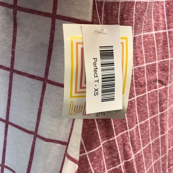 LuLaRoe Perfect T Heathered Red White Window Pane - Picture 4 of 7